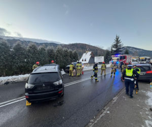 Zderzenie dwóch samochodów w Zakopanem. Jedna osoba poszkodowana