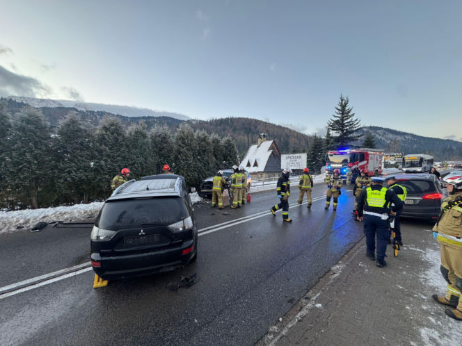 Zderzenie dwóch samochodów w Zakopanem. Jedna osoba poszkodowana