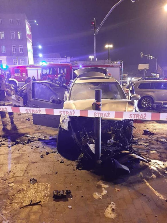 UWAGA! Wypadek 7 samochodów osobowych na Jana Pawła II! Ranni