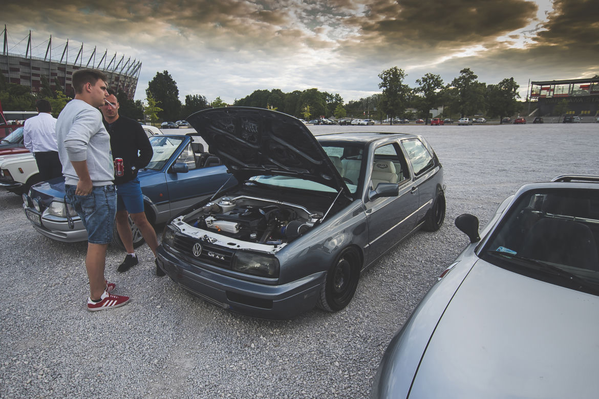 Spotkanie Youngtimer Warsaw pod PGE Narodowym
