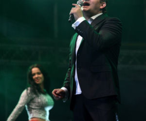 ZENON MARTYNIUK - AKCENT
