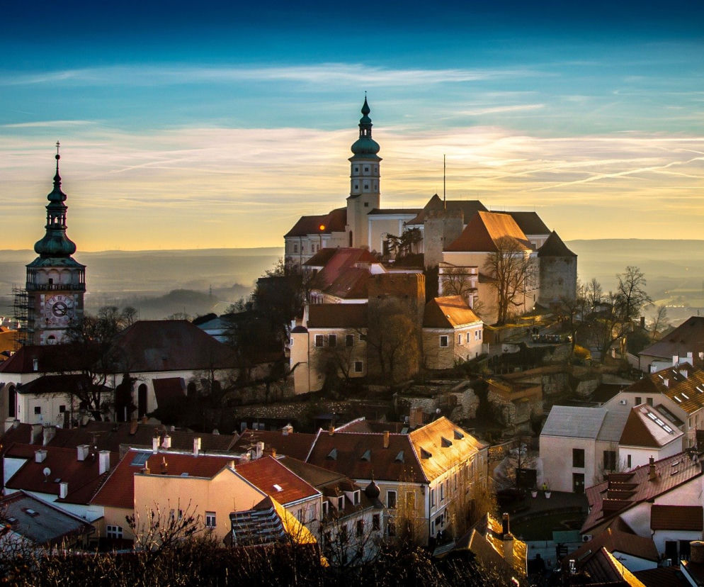 W Czechach znowu otwarte są dyskoteki i kluby nocne. Kiedy takie lokale otworzą się w Polsce?