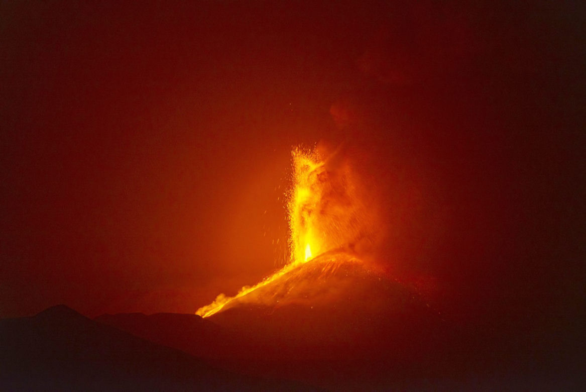 Etna. Wulkan gigant znowu wybucha w Europie!