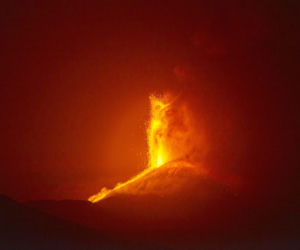 Etna. Wulkan gigant znowu wybucha w Europie!