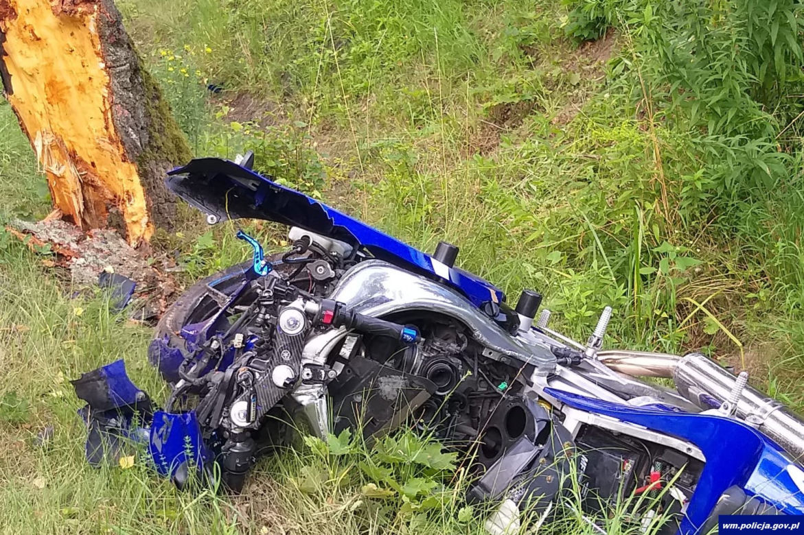 Śmiertelny wypadek motocyklisty. Najpierw uderzył w sarnę, a następnie w przydrożne drzewo