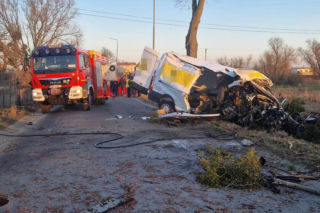 Miłosław. Złodziej samochodu firmy kurierskiej zginął w wypadku. Ruszyła zbiórka na kuriera [ZDJĘCIA]