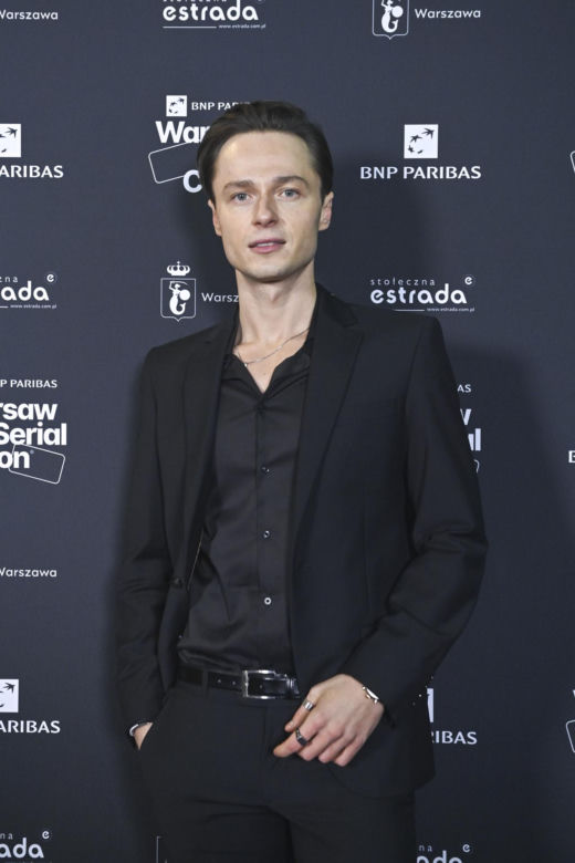 Tak przez lata zmieniał się Patryk Pniewski. Zaczynał jako idol nastolatek w "Pierwszej miłości"