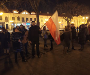 Siedlczanie okazali swoje poparcie dla Ukrainy w wojnie z Rosją – pokojowa demonstracja solidarnościowa w Siedlcach