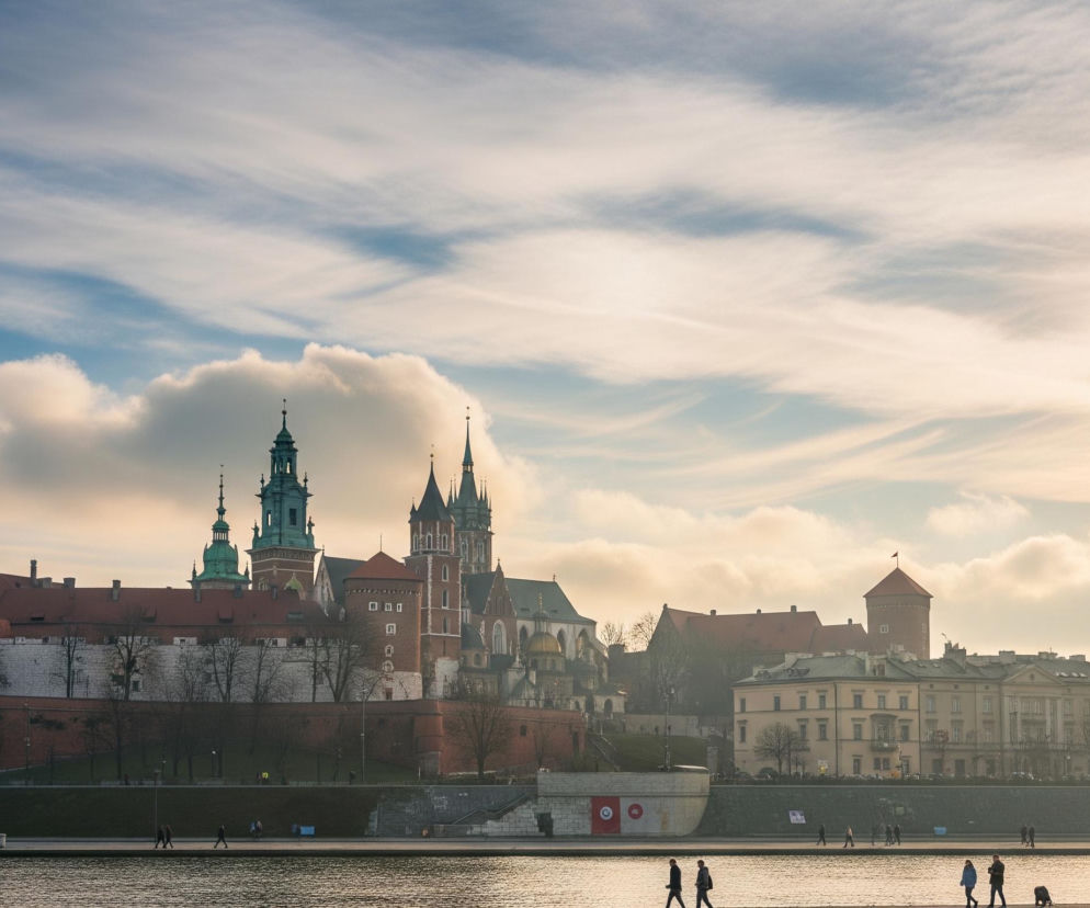 Poranne chmury w Krakowie. Czy słońce nas rozpieści 6 marca?