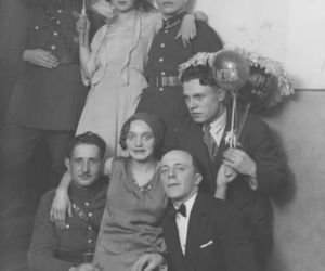 Sylwester w Warszawie sprzed lat. Tak stolica witała dawniej Nowy Rok