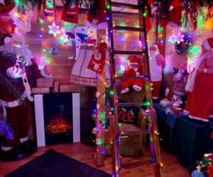 Dom bydgoskich Griswoldów znów rozbłysł. Powieśiliśmy 300 tysięcy lampek. Przygotowywaliśmy jej od lipca!