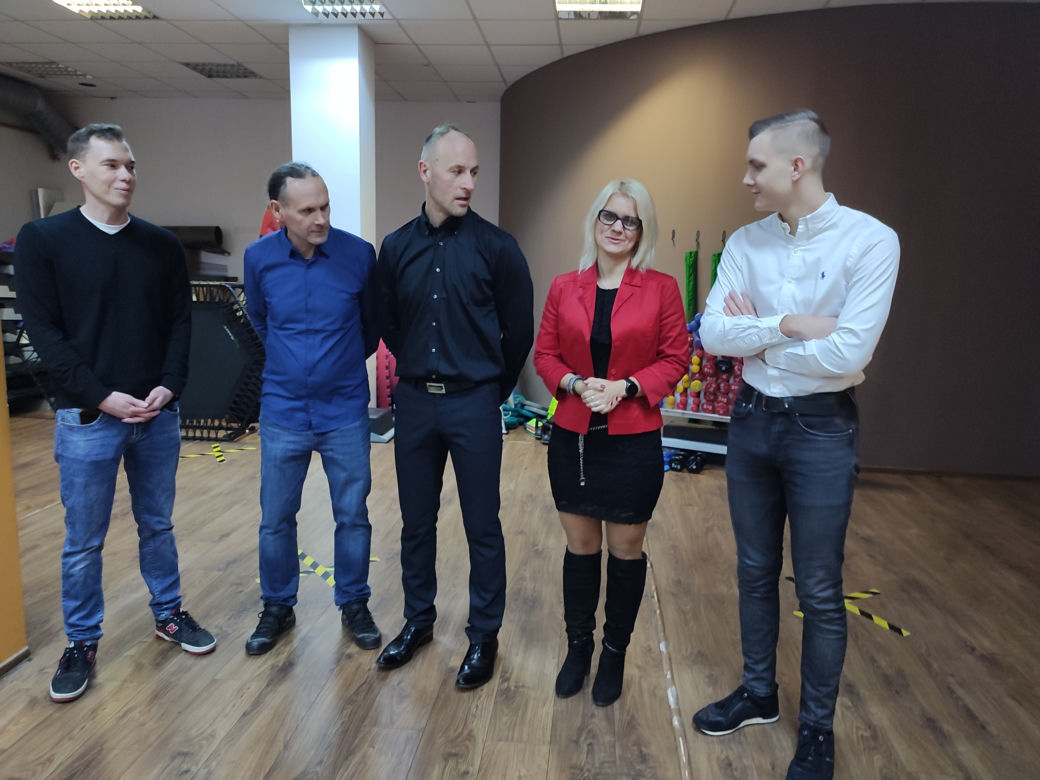Prezenty dla Stowarzyszenia "Nasz Dom - Nasz Świat" wręczone