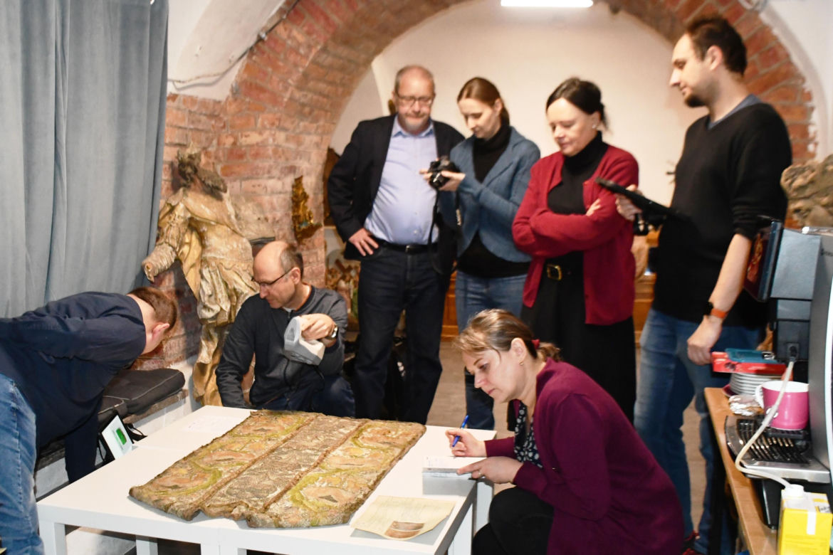 Naukowcy z Politechniki Lubelskiej skanują w 3D zabytkowe szaty liturgiczne. Będzie je można zobaczyć w internecie