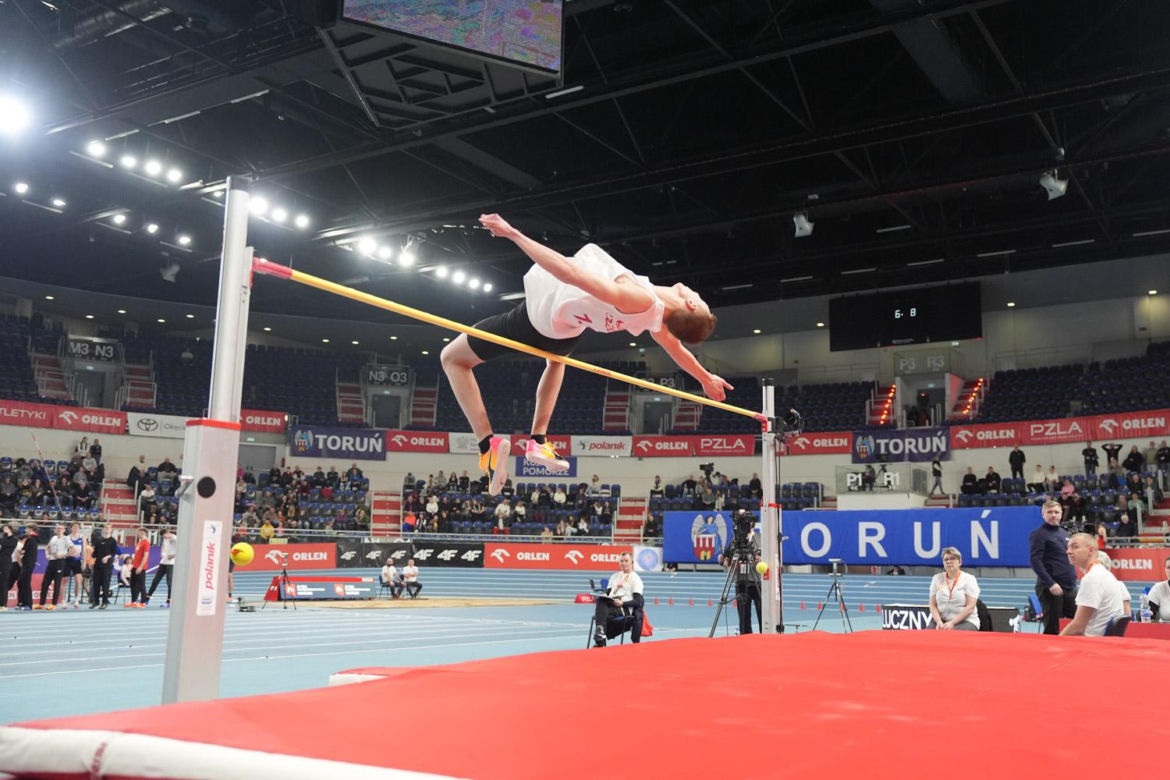 Halowe Mistrzostwa Polski 2025 w Arenie Toruń. Zdjęcia kibiców z trybun i sportowców