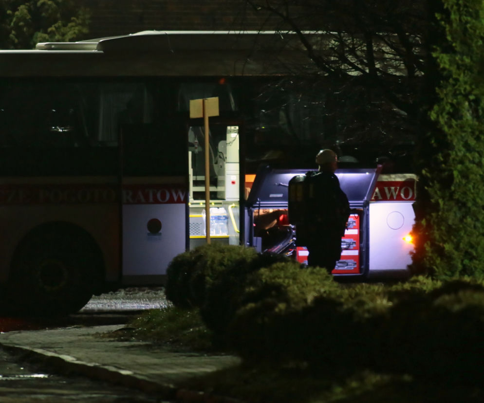 Wstrząs w kopalni Mysłowice-Wesoła. Ratownicy dotarli do górników. Mężczyzn przewieziono do szpitala