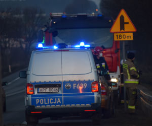 Nissanem ugrzązł w rozlewisku rzeki!