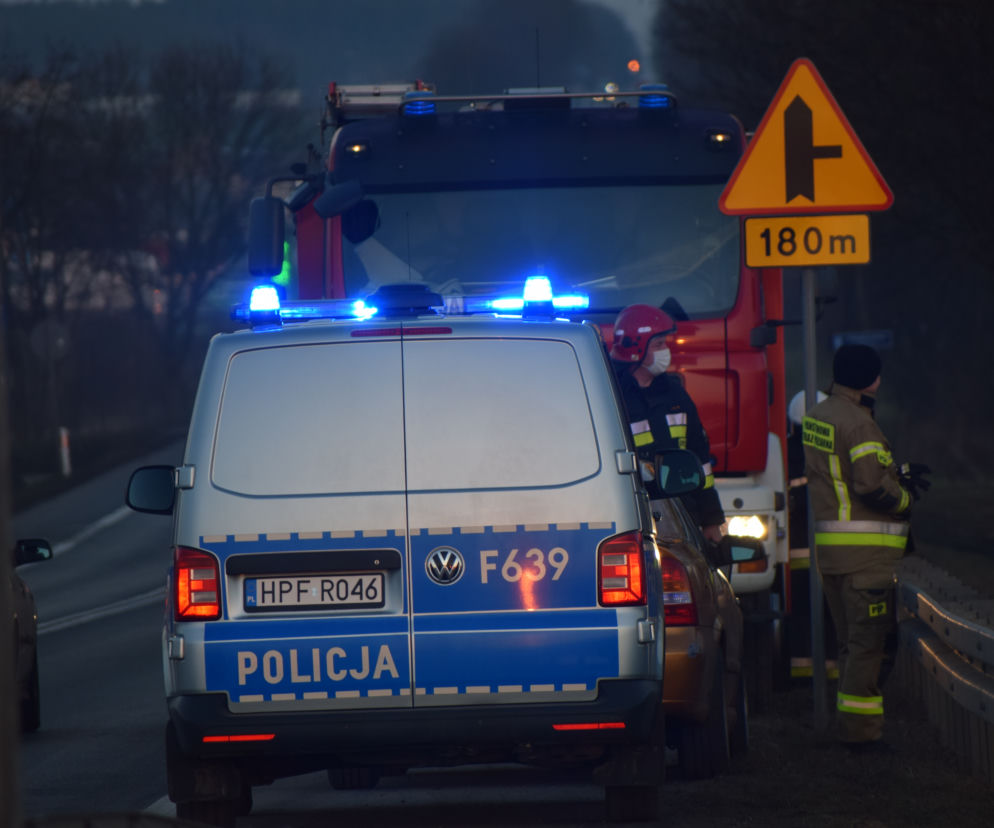 Nissanem ugrzązł w rozlewisku rzeki!