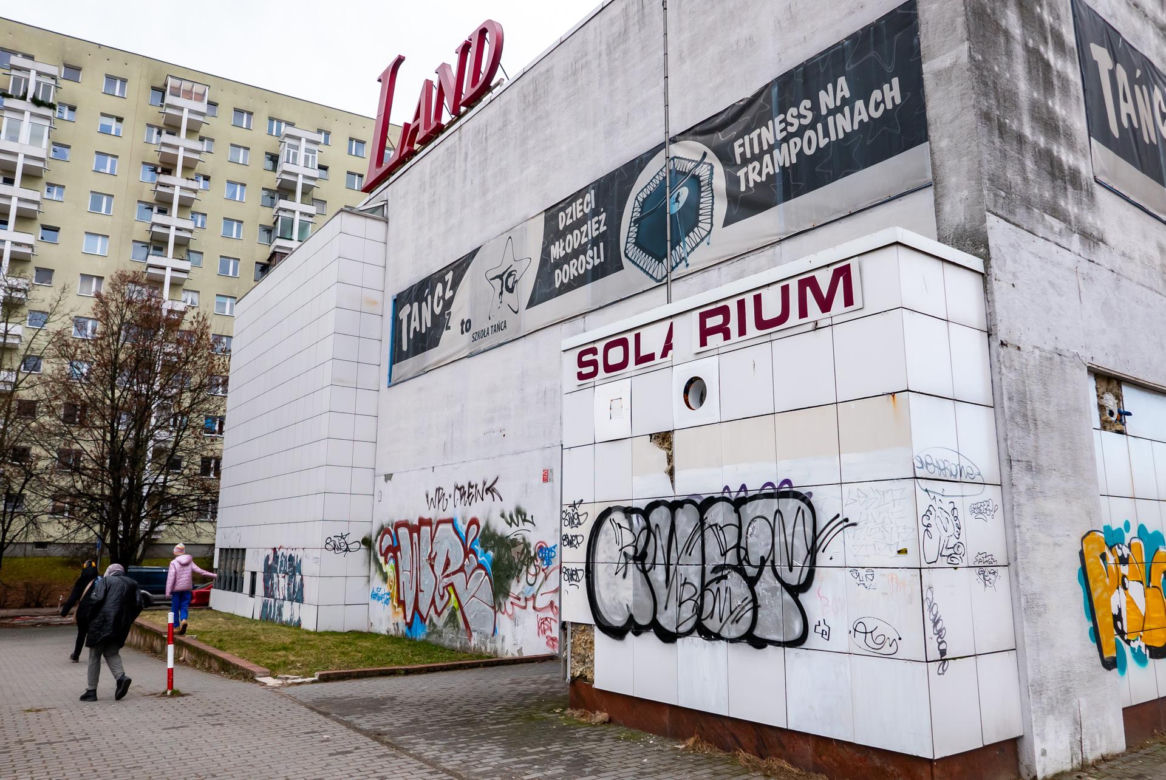 Centrum handlowe Land przy metrze Służew w Warszawie