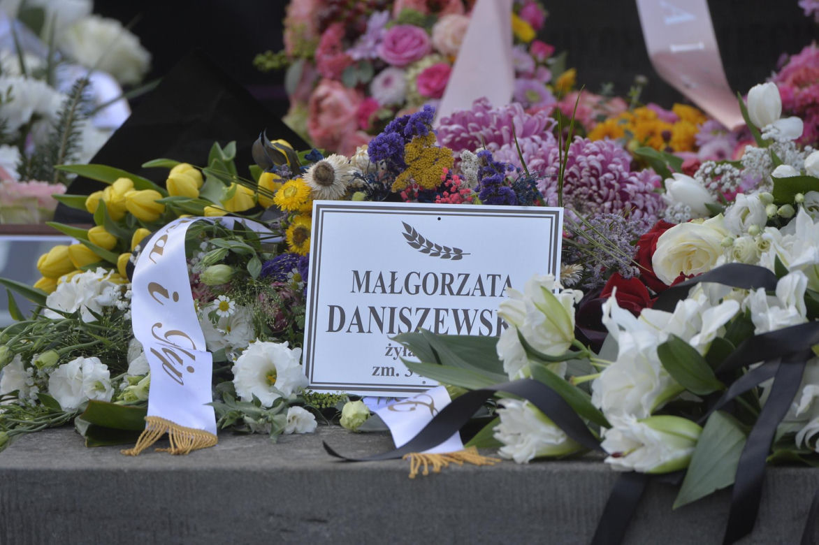 Tak wyglądają groby Jerzego Urbana i jego żony Małgorzaty