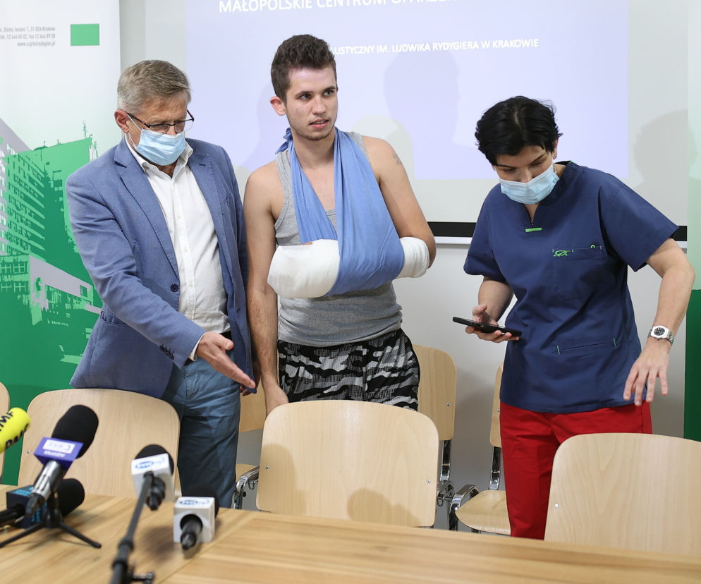 Dr hab. n. med. Anna Chrapusta przyszła Maksowi odciętą dłoń