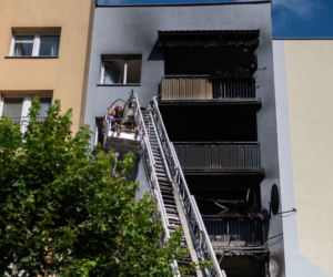 Dramatyczna akcja strażaków we Wrocławiu. Cztery osoby trafiły do szpitala