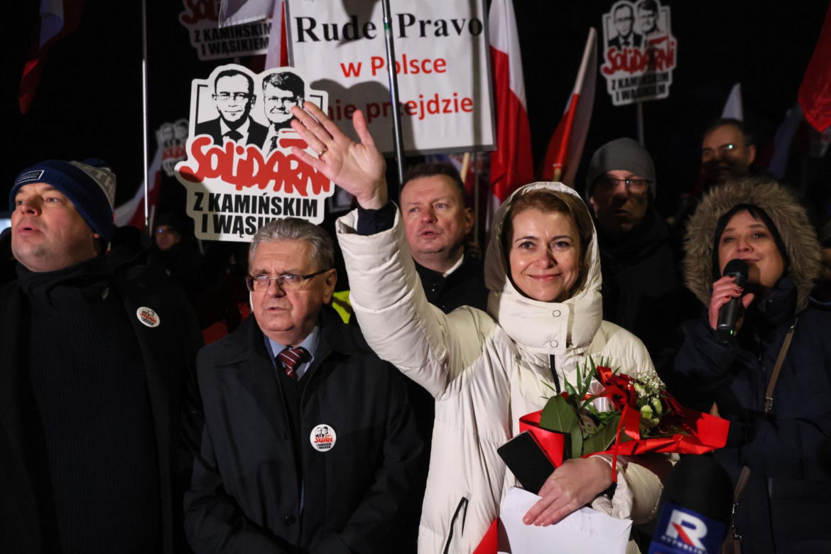 Manifestacje przed zakładami karnymi, w których przebywali Mariusz Kamiński i Maciej Wąsik