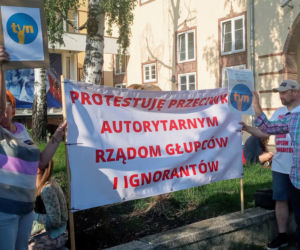 Protest w Szczecinie po przegłosowaniu ustawy Lex TVN