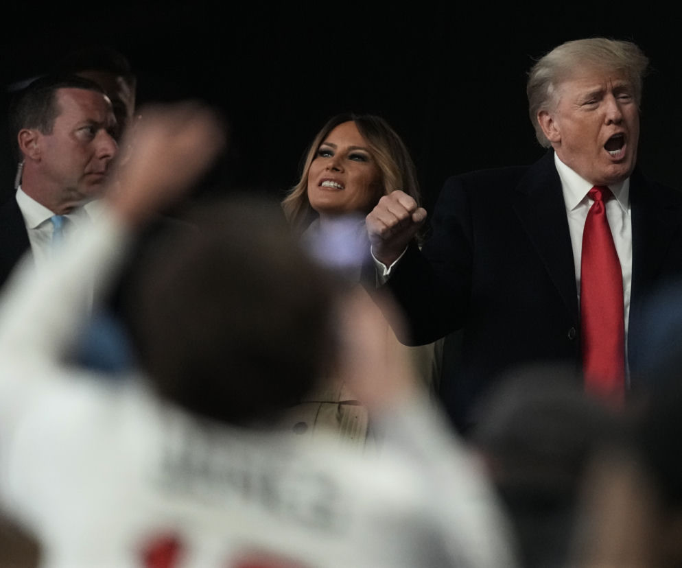 Trump atakuje za poparcie Bidena
