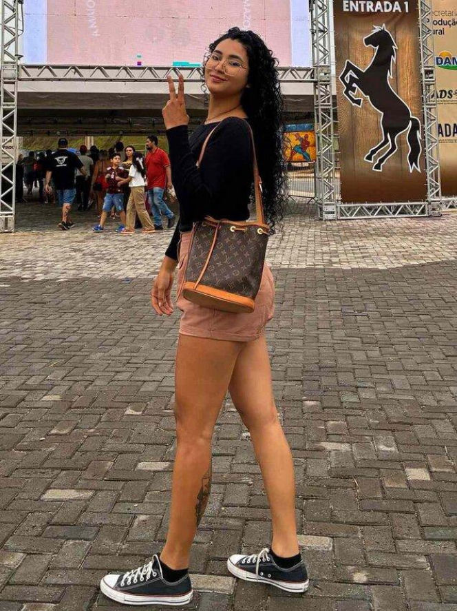 Fani w żałobie po śmierci znanej influencerki. Horror rozegrał się na drodze