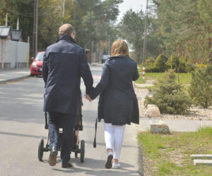 Pierwszy spacer Ani Kurskiej z rodzicami