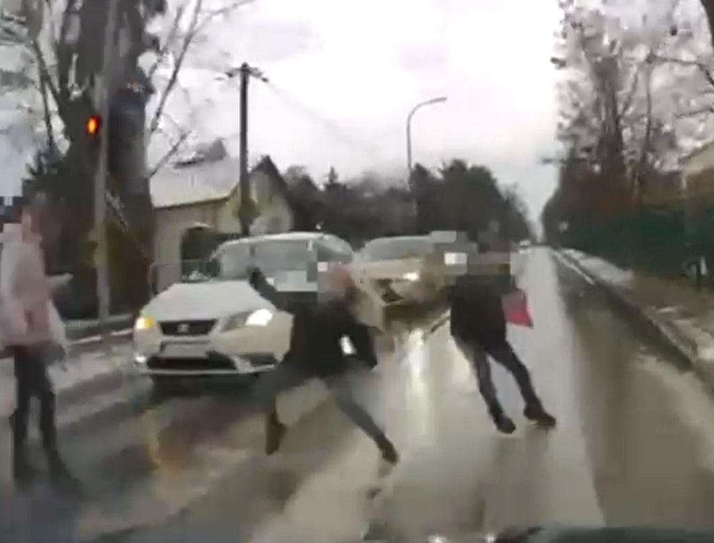 "Dziecko potrąciłam". Policja pokazała szokujące nagranie z Piaseczna