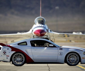 Ford Mustang U.S. Air Force Thunderbirds Edition