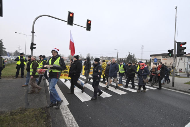 Mają dość korków, chcą buspas. W godzinach szczytu protestowali na pasach