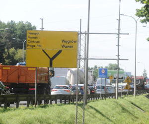 Kierowcy wściekli w korku a na budowie pusto