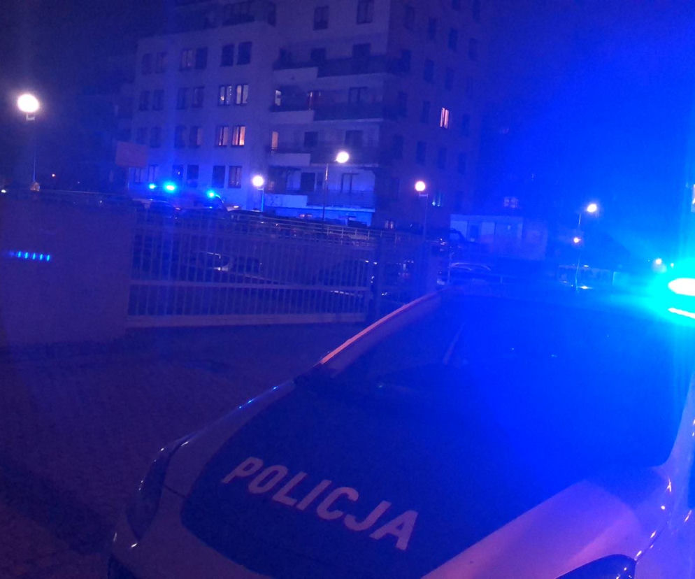 17-letni nożownik biegał z nożem po Gocławiu! Akcja policji i pogotowia