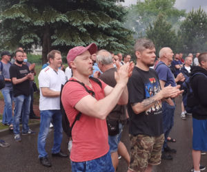 Związkowa Solidarność w MAN BUS nadal protestuje! Dziś przed zakładem było głośno