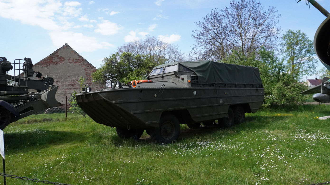Piknik modelarski 2024 w Lubuskim Muzeum Wojskowym w Drzonowie