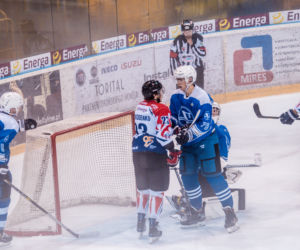 KH Energa Toruń - GKS Stoczniowiec 6:0, zdjęcia ze sparingu na Tor-Torze