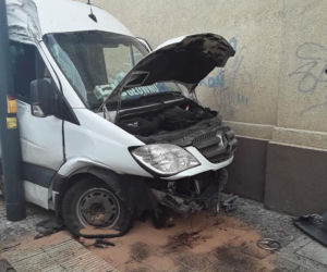 GROŹNY WYPADEK w centrum Łodzi. 5 osób trafiło do szpitala. Sprawca uciekł! 