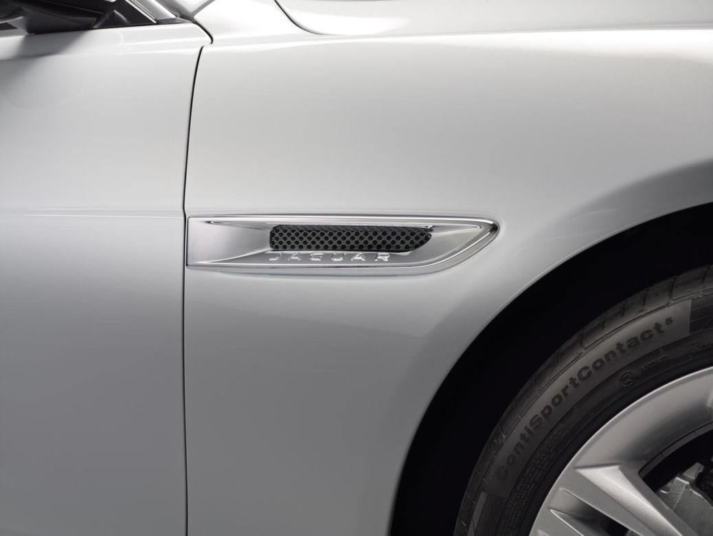 Jaguar XE 2015