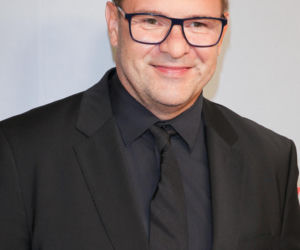 Tomasz Karolak na archiwalnych zdjęciach. Tak wyglądał na początku kariery