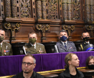 Kraków. Pogrzeb ks. Z. Sochackiego. Prezydent A. Duda odznaczył go orderem 