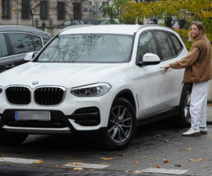 Lara Gessler jeździ BMW