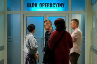 M jak miłość odc. 1907. Paweł (Rafał Mroczek), Marysia (Małgorzata Pieńkowska), Kinga (Katarzyna Cichopek), Piotrek (Marcin Mroczek)