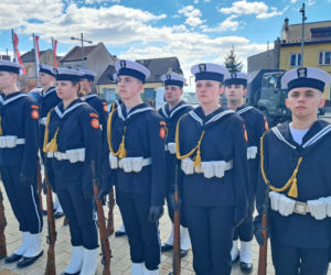 Ślubuję! – patriotyczne sceny na Rynku w Starachowicach