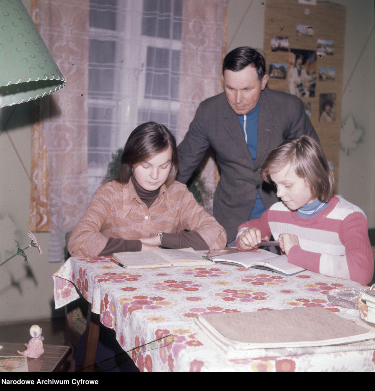 Dzień ojca oczami dzieci z PRL