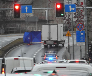 TRAGEDIA na wiadukcie Tarnobrzeskim! 34-latek wtargnął pod rozpędzone auto! [ZDJĘCIA]