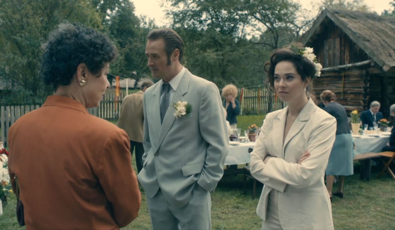 Stulecie Winnych 4 odc. 49. Michelle (Maria Pawłowska), Janusz (Paweł Małaszyński), Gołębianka (Magdalena Kuta)