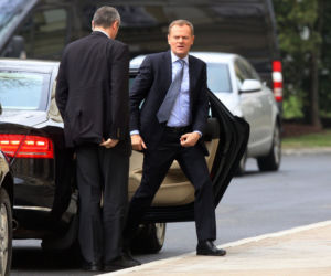Premier Donald Tusk jest wożony Audi A8