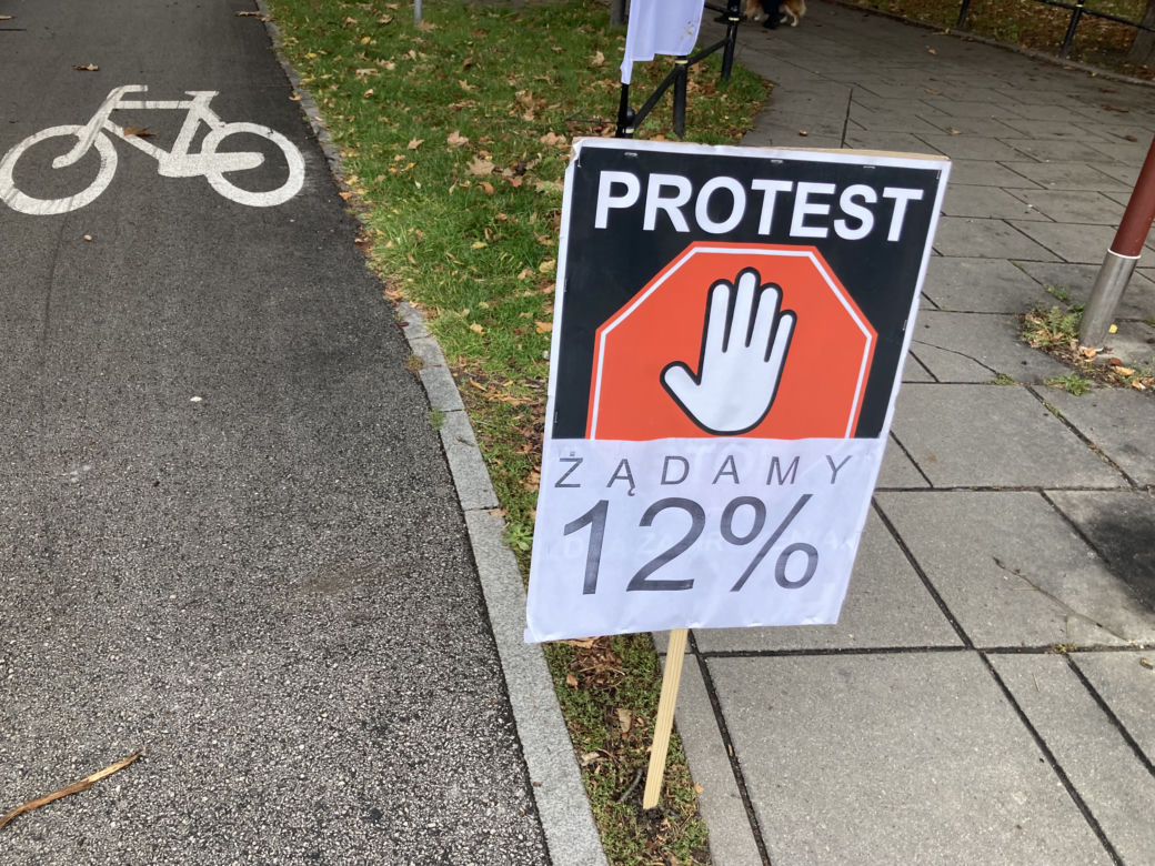Protest pracowników sądownictwa: Tak wygląda czerwone miasteczko w Warszawie